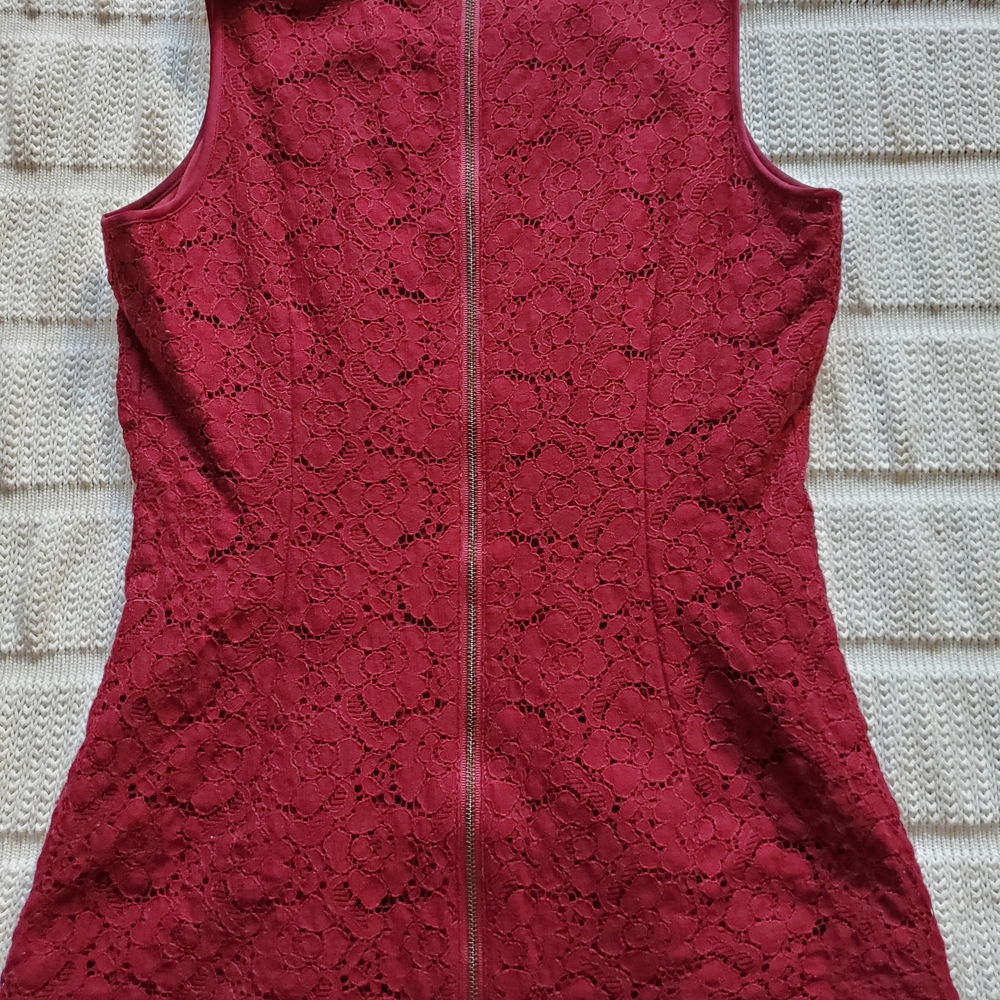 Banana Republic Burgandy Lace Blouse - Picture 4 of 8